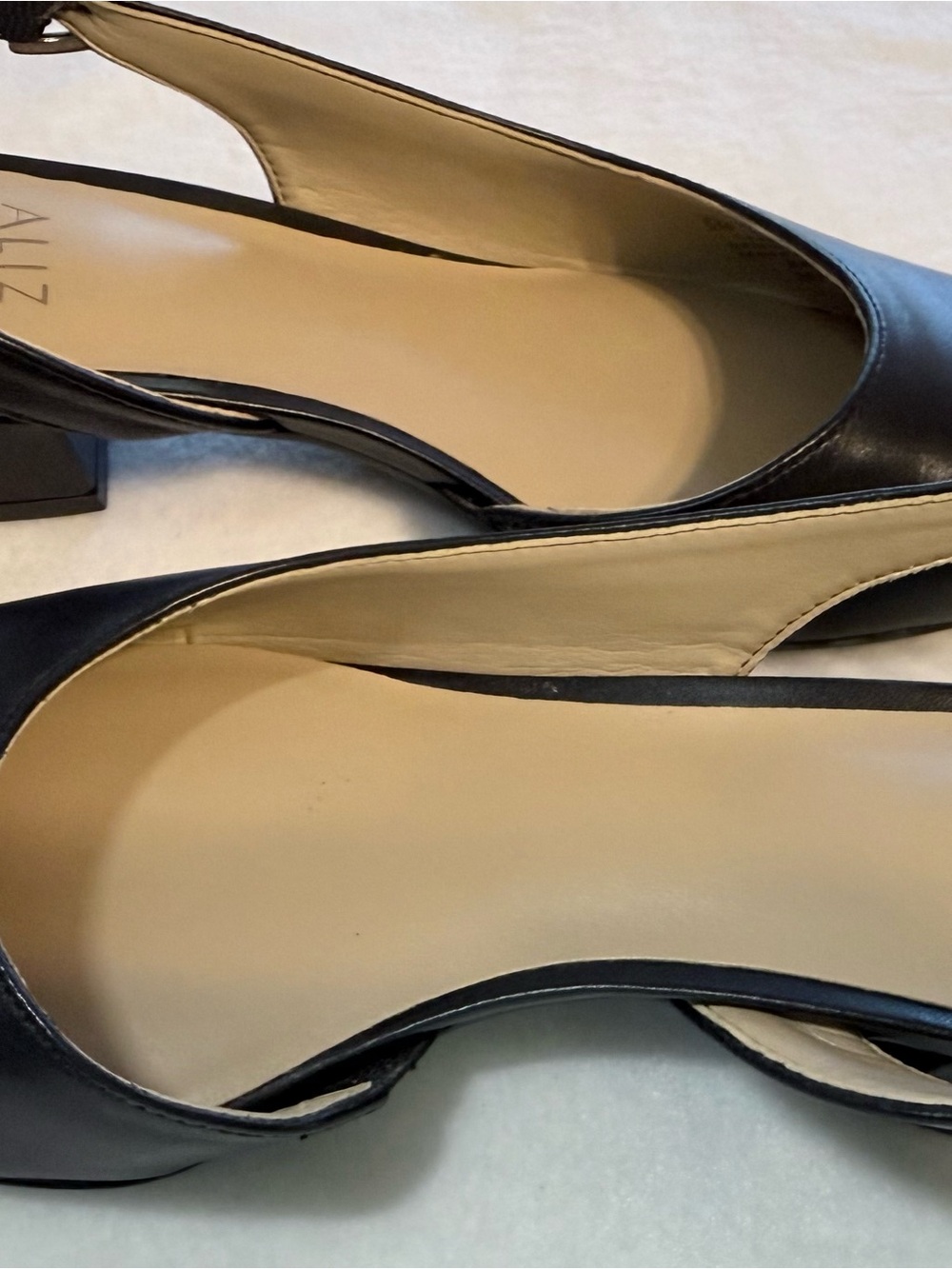 New Naturalizer Banks Leather Slingback D'Orsay Dress Pumps. Size 6M - Picture 3 of 10